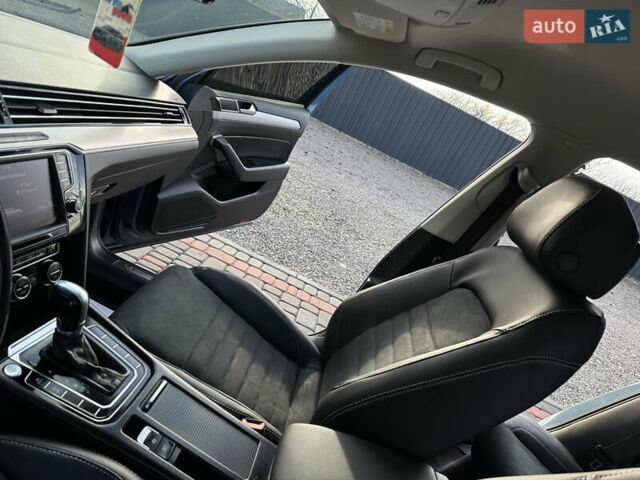 Синій Фольксваген Пассат, об'ємом двигуна 2 л та пробігом 262 тис. км за 16999 $, фото 17 на Automoto.ua