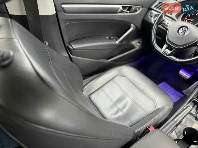 Синій Фольксваген Пассат, об'ємом двигуна 1.8 л та пробігом 179 тис. км за 12999 $, фото 37 на Automoto.ua