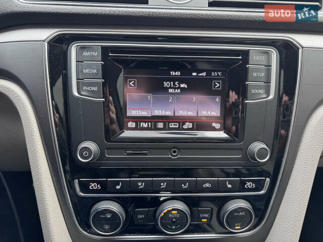 Синий Фольксваген Пассат, объемом двигателя 1.8 л и пробегом 149 тыс. км за 14200 $, фото 10 на Automoto.ua