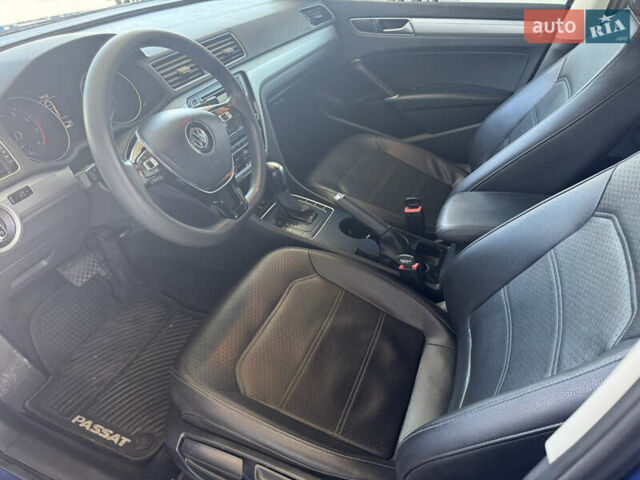 Синий Фольксваген Пассат, объемом двигателя 1.8 л и пробегом 110 тыс. км за 12800 $, фото 7 на Automoto.ua