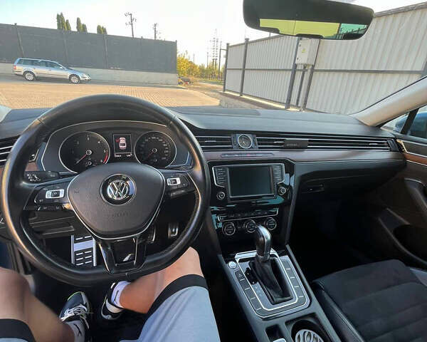 Синий Фольксваген Пассат, объемом двигателя 2 л и пробегом 220 тыс. км за 17400 $, фото 10 на Automoto.ua