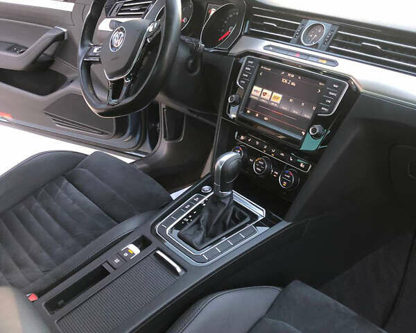 Синій Фольксваген Пассат, об'ємом двигуна 2 л та пробігом 263 тис. км за 16200 $, фото 21 на Automoto.ua