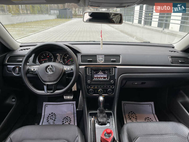 Синий Фольксваген Пассат, объемом двигателя 1.8 л и пробегом 219 тыс. км за 12900 $, фото 14 на Automoto.ua