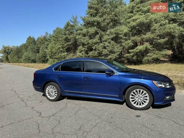 Синій Фольксваген Пассат, об'ємом двигуна 1.8 л та пробігом 208 тис. км за 11900 $, фото 1 на Automoto.ua