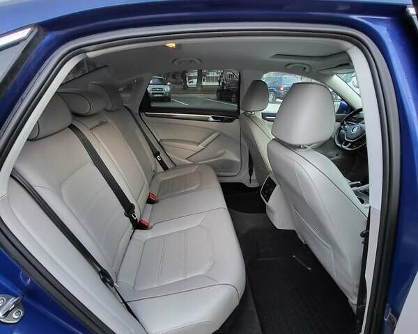 Синий Фольксваген Пассат, объемом двигателя 1.8 л и пробегом 256 тыс. км за 11499 $, фото 11 на Automoto.ua