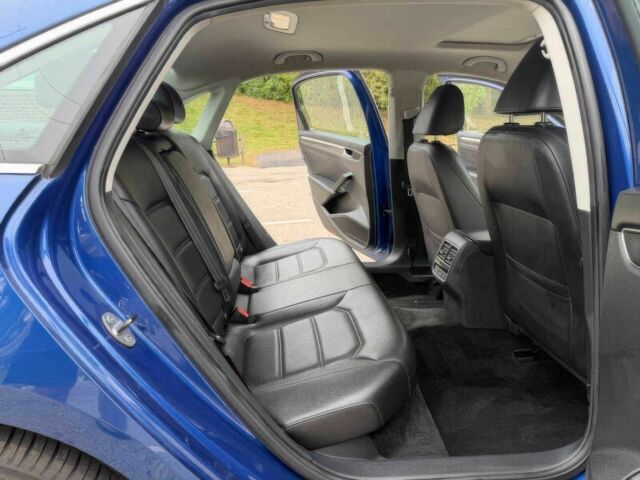 Синий Фольксваген Пассат, объемом двигателя 1.8 л и пробегом 77 тыс. км за 8400 $, фото 10 на Automoto.ua