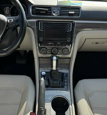 Синий Фольксваген Пассат, объемом двигателя 1.8 л и пробегом 160 тыс. км за 14500 $, фото 6 на Automoto.ua