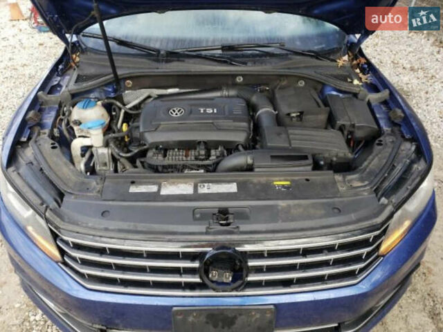 Синій Фольксваген Пассат, об'ємом двигуна 1.8 л та пробігом 210 тис. км за 2400 $, фото 7 на Automoto.ua