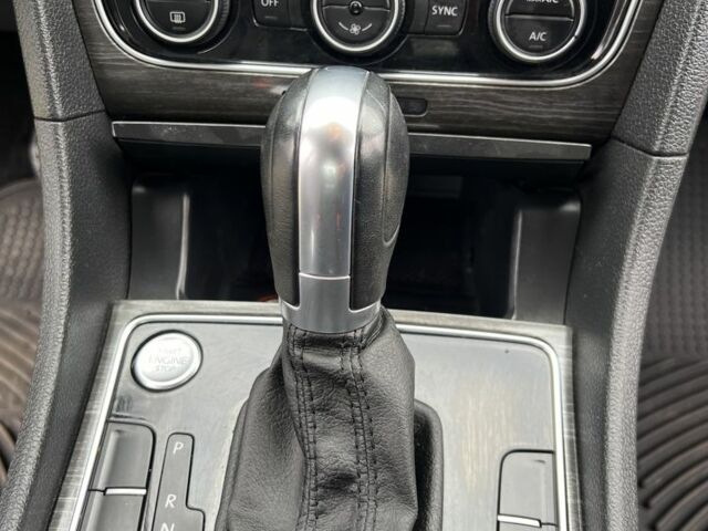 Синий Фольксваген Пассат, объемом двигателя 1.8 л и пробегом 93 тыс. км за 13900 $, фото 4 на Automoto.ua