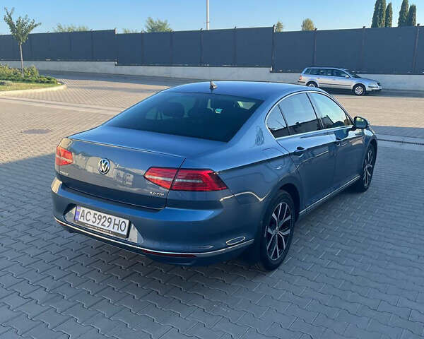 Синий Фольксваген Пассат, объемом двигателя 2 л и пробегом 220 тыс. км за 17400 $, фото 5 на Automoto.ua