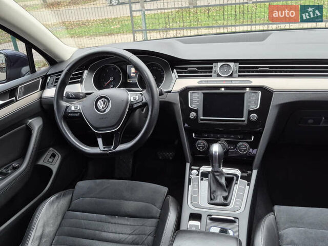 Синій Фольксваген Пассат, об'ємом двигуна 1.4 л та пробігом 257 тис. км за 15000 $, фото 4 на Automoto.ua