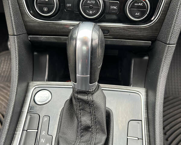 Синий Фольксваген Пассат, объемом двигателя 1.8 л и пробегом 78 тыс. км за 13900 $, фото 9 на Automoto.ua