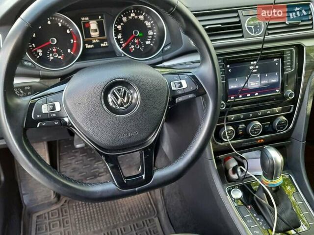 Синий Фольксваген Пассат, объемом двигателя 1.8 л и пробегом 115 тыс. км за 16500 $, фото 6 на Automoto.ua