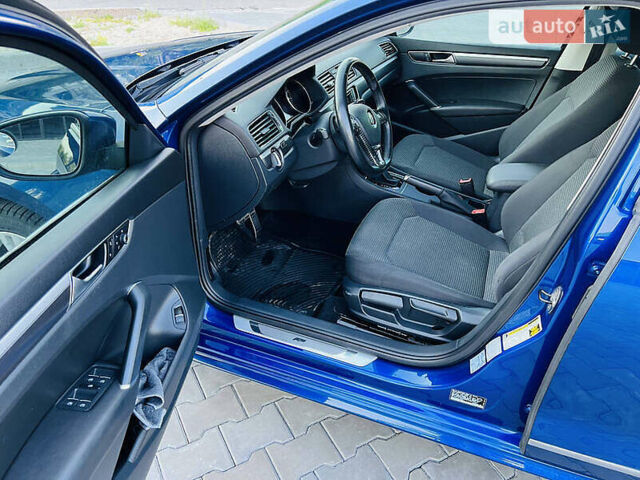 Синий Фольксваген Пассат, объемом двигателя 1.8 л и пробегом 119 тыс. км за 13399 $, фото 4 на Automoto.ua
