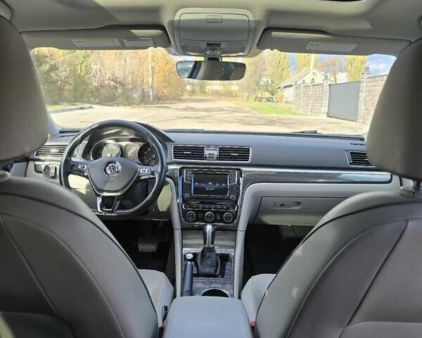 Фольксваген Пассат 2016 в Луцке на Automoto.ua Синий Фольксваген Пассат, объемом двигателя 1.8 л и пробегом 255 тыс. км за 12199 $, фото 15 на Automoto.ua