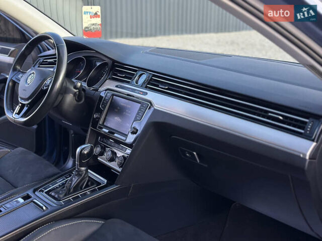 Синій Фольксваген Пассат, об'ємом двигуна 2 л та пробігом 262 тис. км за 16999 $, фото 20 на Automoto.ua