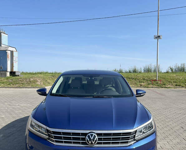 Синій Фольксваген Пассат, об'ємом двигуна 1.8 л та пробігом 226 тис. км за 12999 $, фото 17 на Automoto.ua