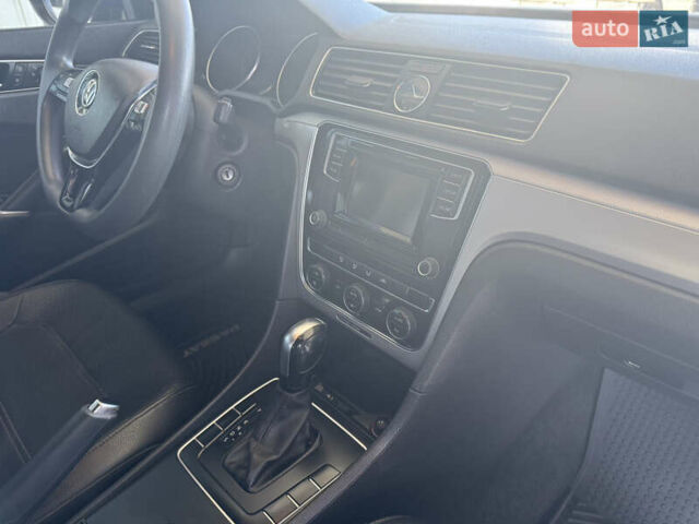 Синий Фольксваген Пассат, объемом двигателя 1.8 л и пробегом 110 тыс. км за 12800 $, фото 15 на Automoto.ua