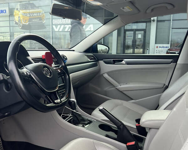 Синий Фольксваген Пассат, объемом двигателя 1.8 л и пробегом 100 тыс. км за 15200 $, фото 16 на Automoto.ua