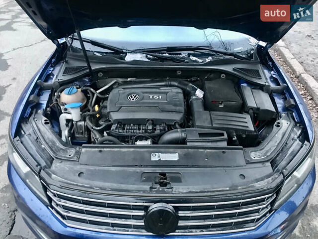 Синий Фольксваген Пассат, объемом двигателя 1.8 л и пробегом 161 тыс. км за 12700 $, фото 16 на Automoto.ua