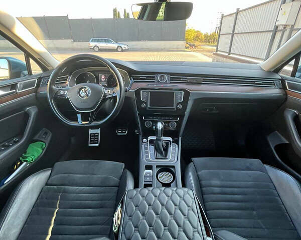 Синий Фольксваген Пассат, объемом двигателя 2 л и пробегом 220 тыс. км за 17400 $, фото 6 на Automoto.ua