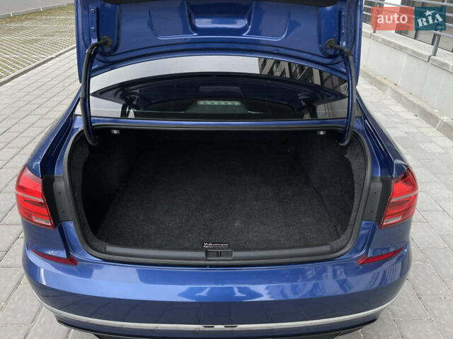 Синий Фольксваген Пассат, объемом двигателя 1.8 л и пробегом 219 тыс. км за 12900 $, фото 27 на Automoto.ua