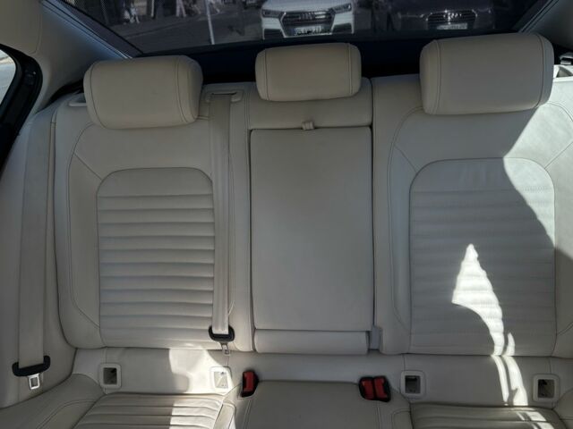 Синий Фольксваген Пассат, объемом двигателя 1.6 л и пробегом 209 тыс. км за 16000 $, фото 7 на Automoto.ua