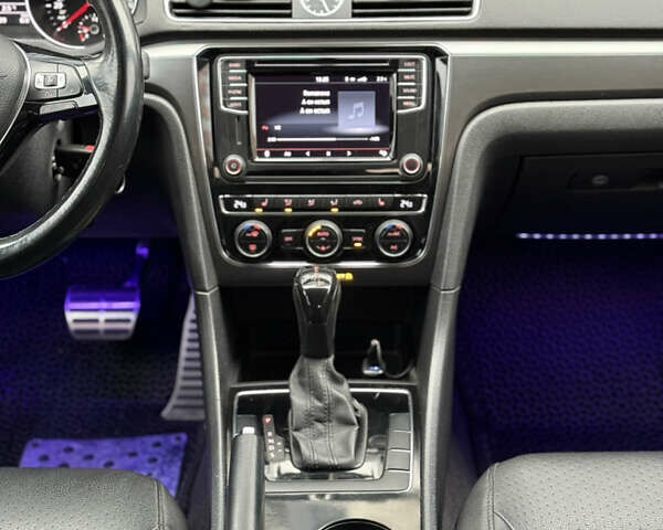 Синій Фольксваген Пассат, об'ємом двигуна 1.8 л та пробігом 179 тис. км за 12999 $, фото 34 на Automoto.ua