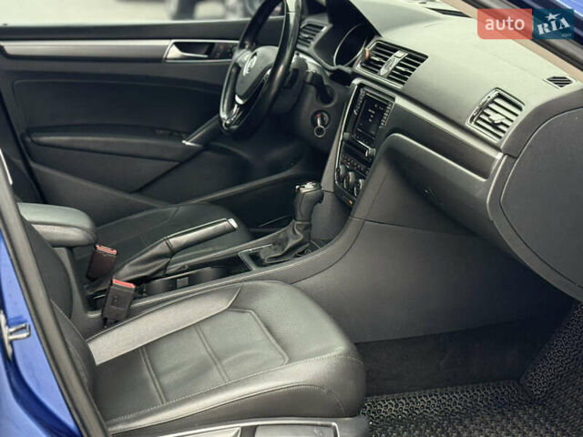 Синій Фольксваген Пассат, об'ємом двигуна 1.8 л та пробігом 179 тис. км за 12999 $, фото 32 на Automoto.ua