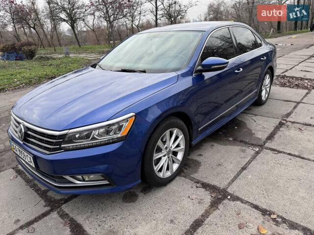 Синий Фольксваген Пассат, объемом двигателя 1.8 л и пробегом 149 тыс. км за 14200 $, фото 4 на Automoto.ua