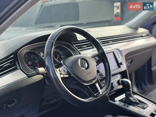 Синій Фольксваген Пассат, об'ємом двигуна 2 л та пробігом 262 тис. км за 16999 $, фото 15 на Automoto.ua