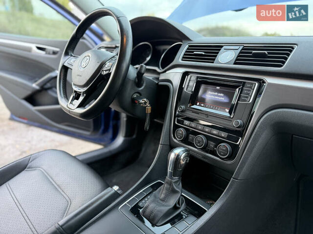 Синий Фольксваген Пассат, объемом двигателя 1.8 л и пробегом 180 тыс. км за 11500 $, фото 41 на Automoto.ua