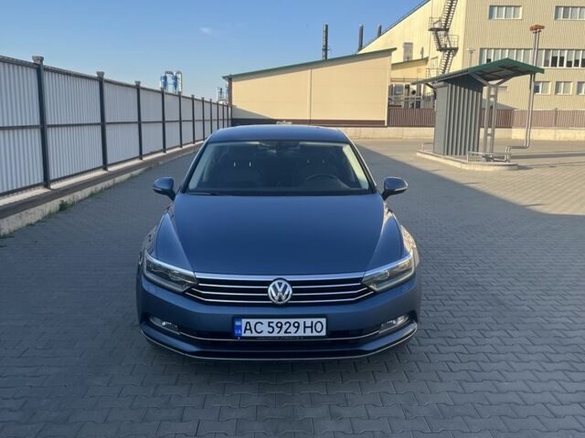 Синій Фольксваген Пассат, об'ємом двигуна 2 л та пробігом 220 тис. км за 17000 $, фото 5 на Automoto.ua