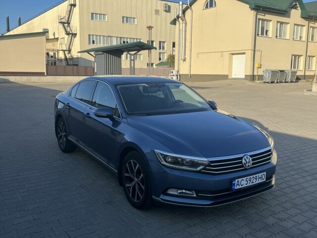 Синій Фольксваген Пассат, об'ємом двигуна 2 л та пробігом 220 тис. км за 17000 $, фото 1 на Automoto.ua