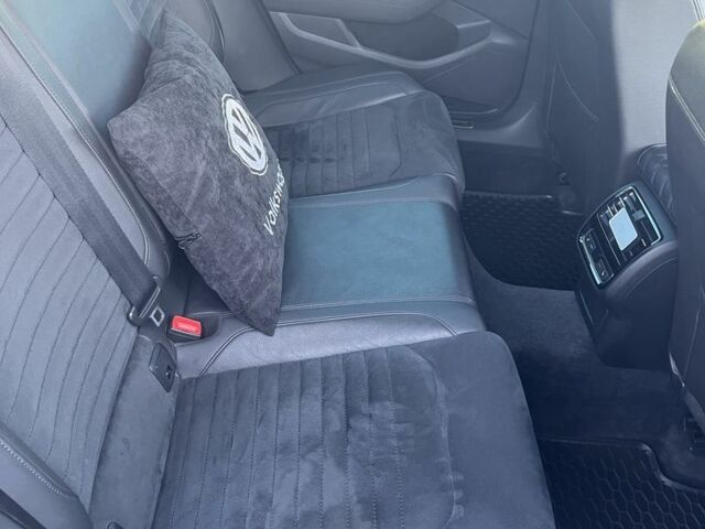 Синій Фольксваген Пассат, об'ємом двигуна 2 л та пробігом 220 тис. км за 17000 $, фото 9 на Automoto.ua