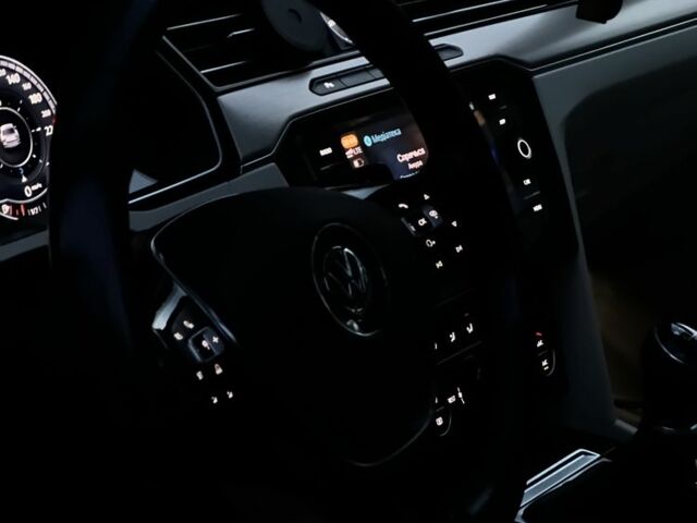 Синий Фольксваген Пассат, объемом двигателя 1.6 л и пробегом 209 тыс. км за 16000 $, фото 8 на Automoto.ua