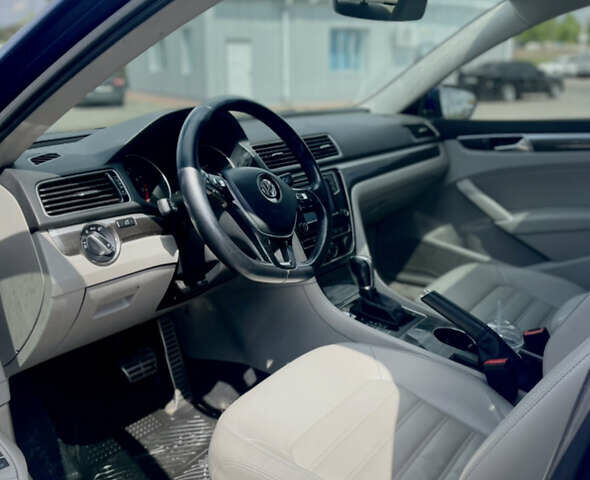 Синій Фольксваген Пассат, об'ємом двигуна 1.8 л та пробігом 226 тис. км за 12999 $, фото 15 на Automoto.ua