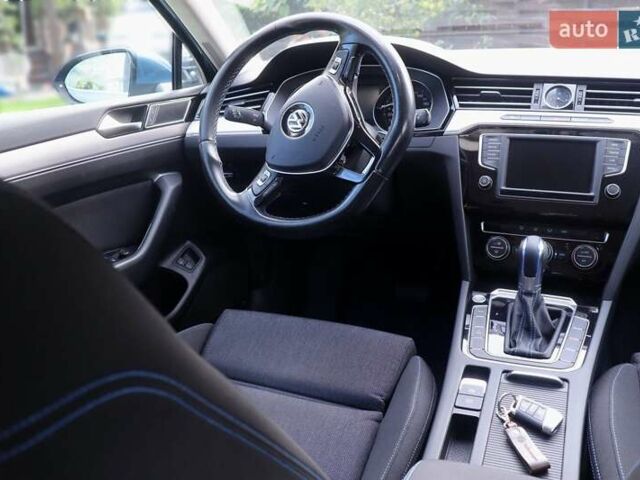 Синій Фольксваген Пассат, об'ємом двигуна 1.4 л та пробігом 203 тис. км за 16500 $, фото 6 на Automoto.ua