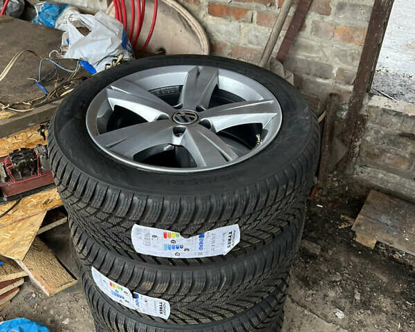 Синій Фольксваген Пассат, об'ємом двигуна 1.8 л та пробігом 120 тис. км за 15000 $, фото 13 на Automoto.ua