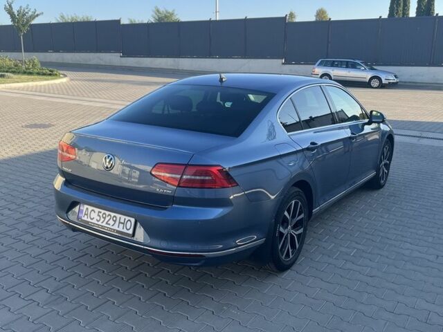 Синій Фольксваген Пассат, об'ємом двигуна 2 л та пробігом 220 тис. км за 17000 $, фото 3 на Automoto.ua