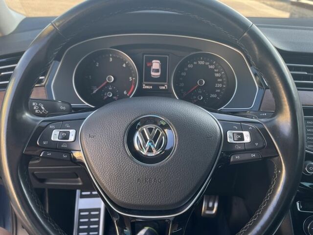 Синій Фольксваген Пассат, об'ємом двигуна 2 л та пробігом 220 тис. км за 17000 $, фото 10 на Automoto.ua