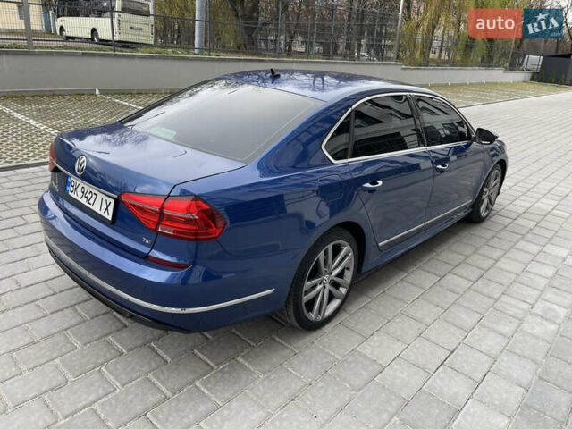 Синий Фольксваген Пассат, объемом двигателя 1.8 л и пробегом 219 тыс. км за 12900 $, фото 6 на Automoto.ua