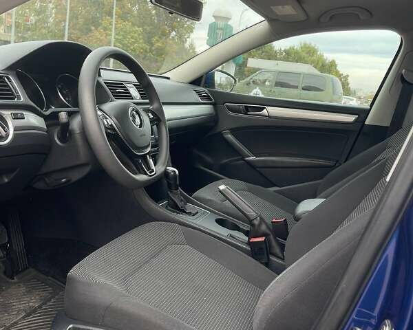 Синий Фольксваген Пассат, объемом двигателя 1.8 л и пробегом 112 тыс. км за 13000 $, фото 5 на Automoto.ua