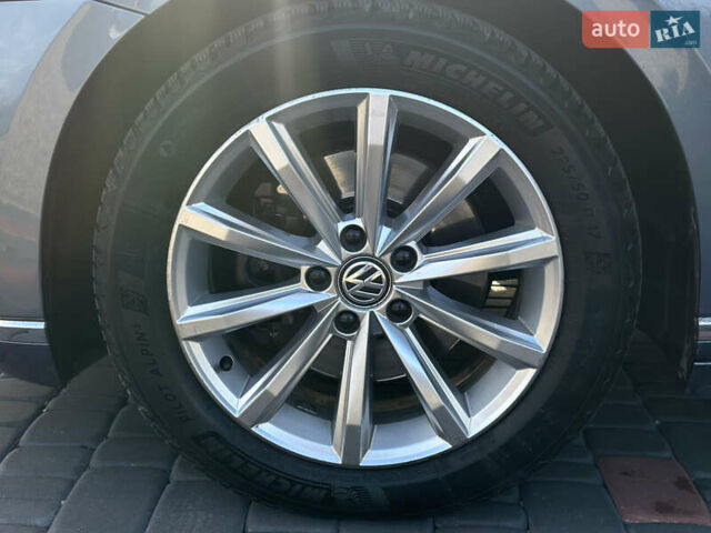 Синій Фольксваген Пассат, об'ємом двигуна 2 л та пробігом 262 тис. км за 16999 $, фото 26 на Automoto.ua