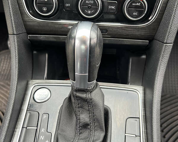 Синий Фольксваген Пассат, объемом двигателя 1.8 л и пробегом 93 тыс. км за 13800 $, фото 11 на Automoto.ua