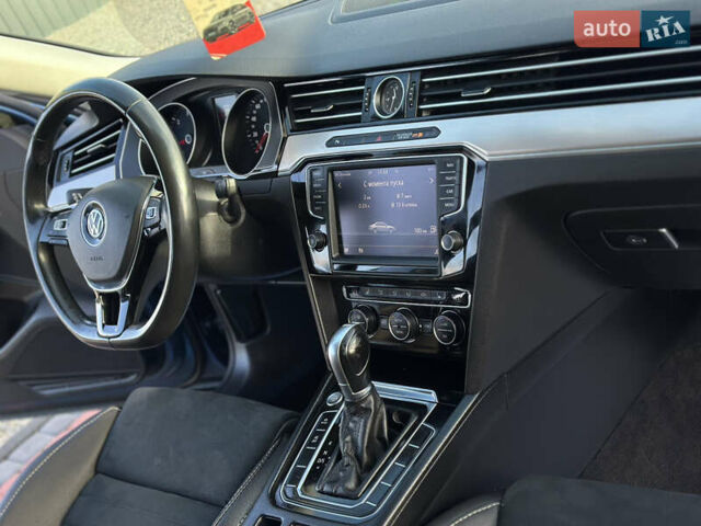 Синій Фольксваген Пассат, об'ємом двигуна 2 л та пробігом 262 тис. км за 16999 $, фото 21 на Automoto.ua