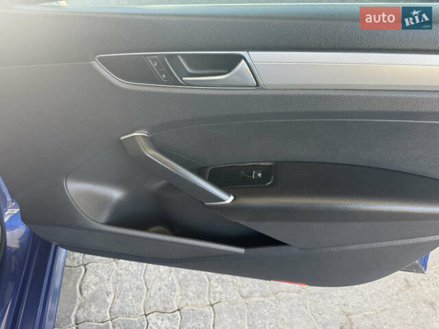 Синий Фольксваген Пассат, объемом двигателя 1.8 л и пробегом 110 тыс. км за 12800 $, фото 14 на Automoto.ua