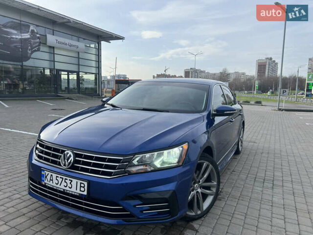 Синий Фольксваген Пассат, объемом двигателя 1.8 л и пробегом 100 тыс. км за 15200 $, фото 1 на Automoto.ua