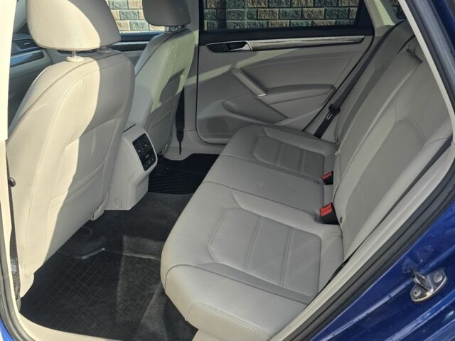 Фольксваген Пассат 2016 в Камень-Каширский на Automoto.ua Синий Фольксваген Пассат, объемом двигателя 1 л и пробегом 255 тыс. км за 11900 $, фото 7 на Automoto.ua