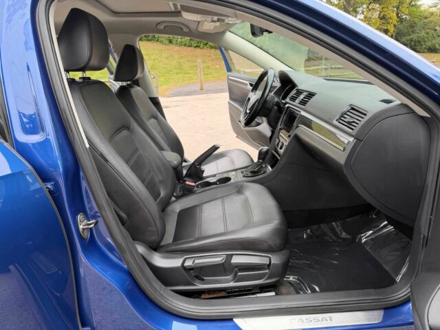 Синий Фольксваген Пассат, объемом двигателя 1.8 л и пробегом 77 тыс. км за 8400 $, фото 7 на Automoto.ua